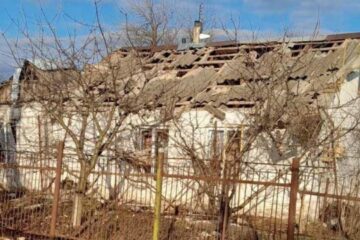 Russians shell village in Kherson region with artillery, damaging houses