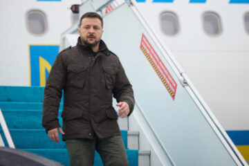 Zelensky arrives in Davos