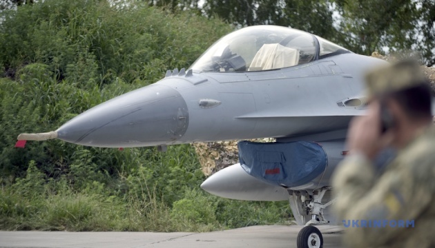 Canada to double number of F-16 flight simulators for Ukraine