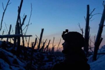 Ukrainian forces repel Russian armored assault in Lyman sector