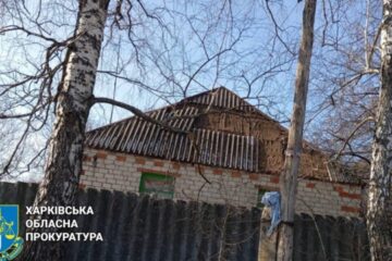 Russian troops strike Zolochiv community with glide bombs damaging 10 houses