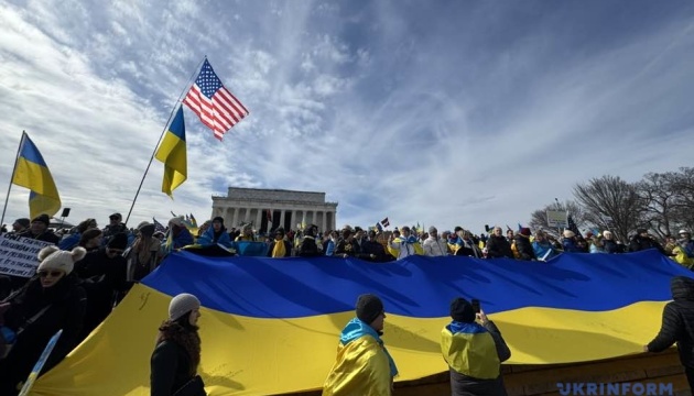 Thousands gather in Washington to urge continued support for Ukraine