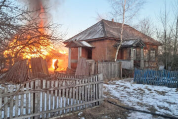 Russian attack damages houses in border town of Chernihiv region