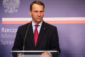 Sikorski talks to Kellogg about just peace in Ukraine