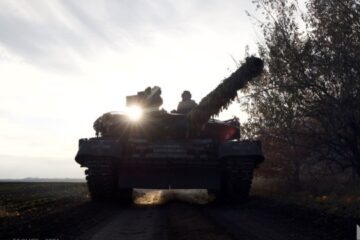 Ukraine pulls troops from “disadvantageous positions” in Donetsk region – commander