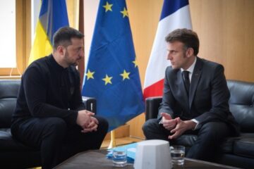 Zelensky, Macron meet in Brussels, coordinate steps toward peace