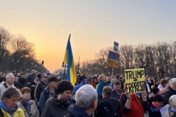 Pro-Ukraine rally held in Berlin