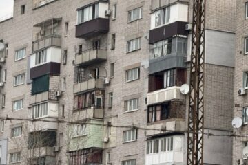 Russian shelling in Dnipro damages high-rise buildings, injures woman