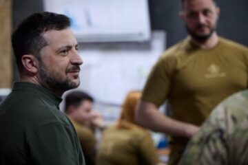 Zelensky visits command posts of Kharkiv Operational Tactical Group, Khartiia Brigade