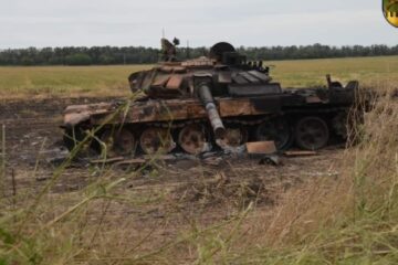 Ukraine’s National Guard soldiers destroy Russian tank in Pokrovsk sector