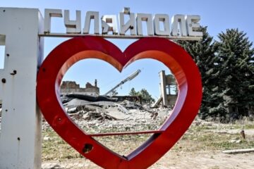 Russian troops attempting to destroy Huliaipole with airstrikes – Voloshyn