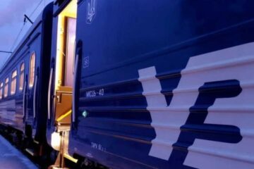 Russian shelling damages Kherson train station, passengers evacuated