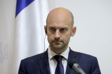 Putin asked for talks — now he must show up, says French FM