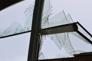 Drone attack in Kyiv’s Solomianskyi district damages windows in residential building