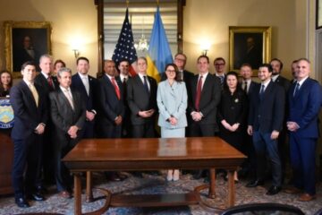 Ukraine, United States sign natural resources deal