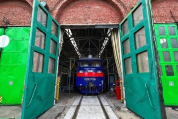 Zaporizhzhia electric locomotive repair plant hit by Russian attack – Ukrzaliznytsia