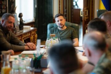 Zelensky holds meeting to discuss Ukrainian F-16 fleet