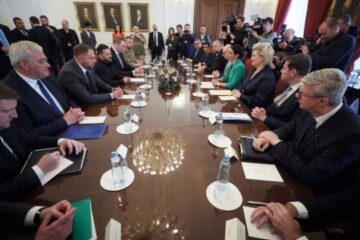 Zelensky discusses tougher sanctions against Russia and Ukraine’s future in EU with Czech parliamentary leadership