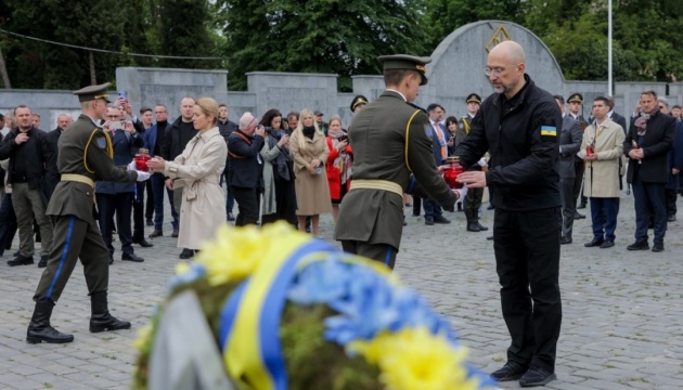 PM Shmyhal, EU officials honor fallen Ukrainian defenders in Lviv