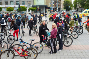 Charity bike ride in support of AFU was held in Frankivsk