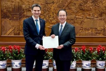 New Ukrainian ambassador to China assumes office