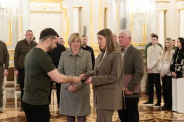 Over 110,000 Ukrainians awarded state honors during full-scale war – Zelensky