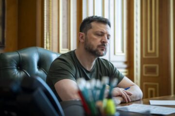 Zelensky hears frontline report from DM Umerov and military commanders