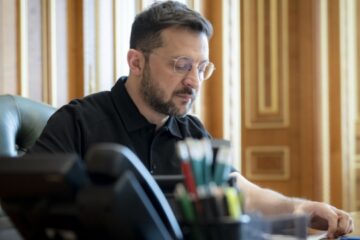 Zelensky honors three Ukrainian Marine Brigades