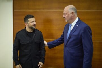 Zelensky discusses demining coalition, energy cooperation with Bulgarian PM