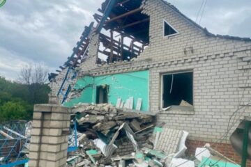 Russian aircraft strike in Kupiansk, three civilians injured