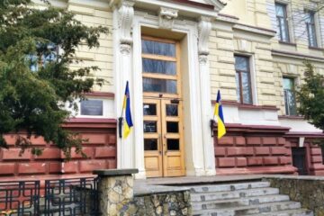 Russians loot 23,000 artifacts from Kherson Regional Museum