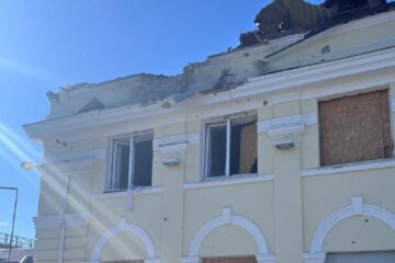 Russian forces shell railway station in Kherson