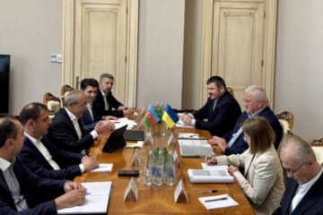 Ukrainian foreign minister, Azerbaijani economy minister discuss investment, energy cooperation