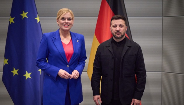 Zelensky and German Bundestag president discuss defense support for Ukraine