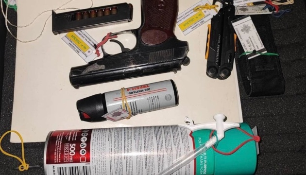 Attempt to smuggle weapons and gas into Book Arsenal festival