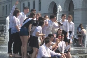 Ukrainian school graduates drop by 20–30,000 yearly, says MoE
