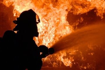 Apartment building catches fire in Shevchenkivskyi district of Kyiv after night attack