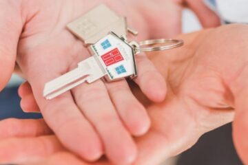 Ukrainians purchase ‘backup’ housing in safer regions in case frontline situation worsens – expert