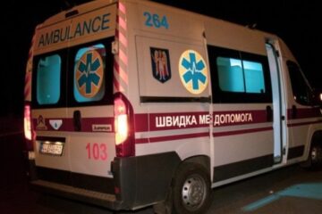 Russians strike Kherson suburbs with drone, one injured