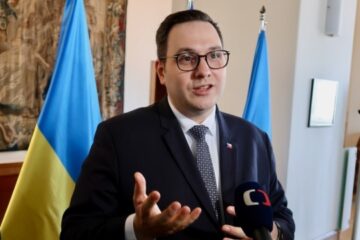 Ukraine arms supplies may depend on fall elections, Czech FM says