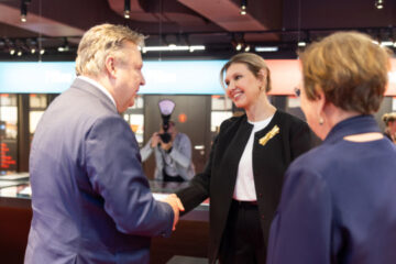 Ukraine’s first lady, Vienna mayor visit accessibility center