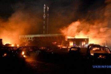 Enemy sends 13 drones to Zaporizhzhia, cars and warehouses burned