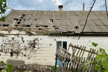 Russians launch 343 strikes on Zaporizhzhia region in 24 hours, woman injured