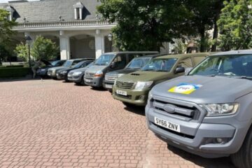 UK volunteers deliver new batch of SUVs to Ukrainian troops