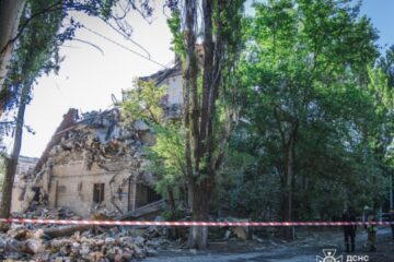 Bodies of two women recovered from rubble in Kramatorsk, search ongoing