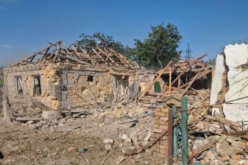 Invaders shell Ochakiv, wound two children and woman