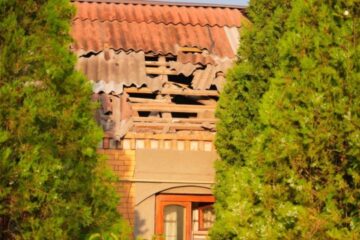 Zaporizhzhia officials show consequences of latest Russian attack