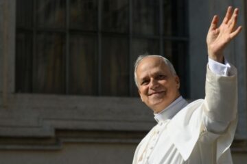 Pope meets with Ukrainian pilgrims in Vatican