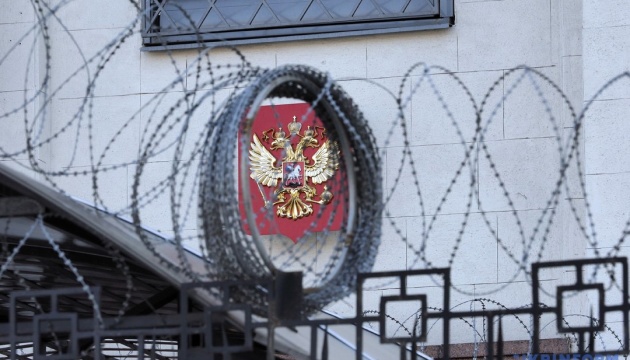 UK imposes new sanctions on Russia over use of chemical weapons in Ukraine