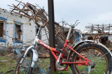 Enemy shells Novokairy with artillery in Kherson region, school ablaze